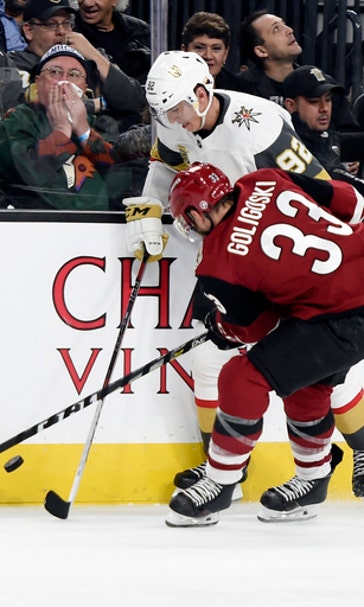 Smith's overtime goal lifts Vegas past Arizona, 3-2 (Dec 03, 2017)